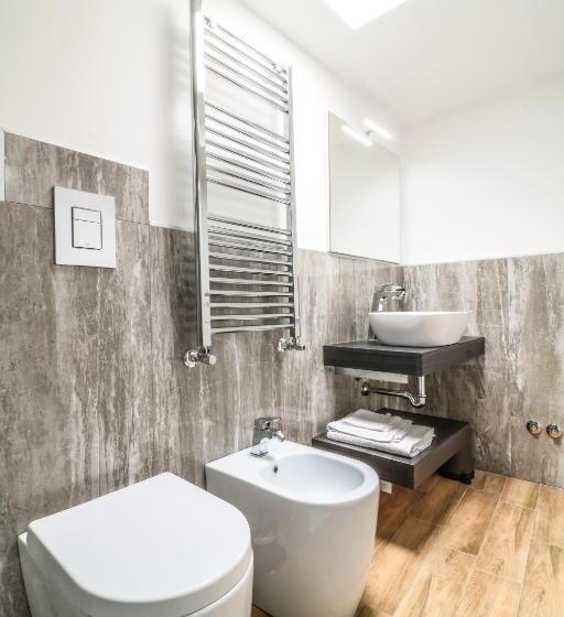 سوییت با چشمانداز دریا, Bella Mbriana