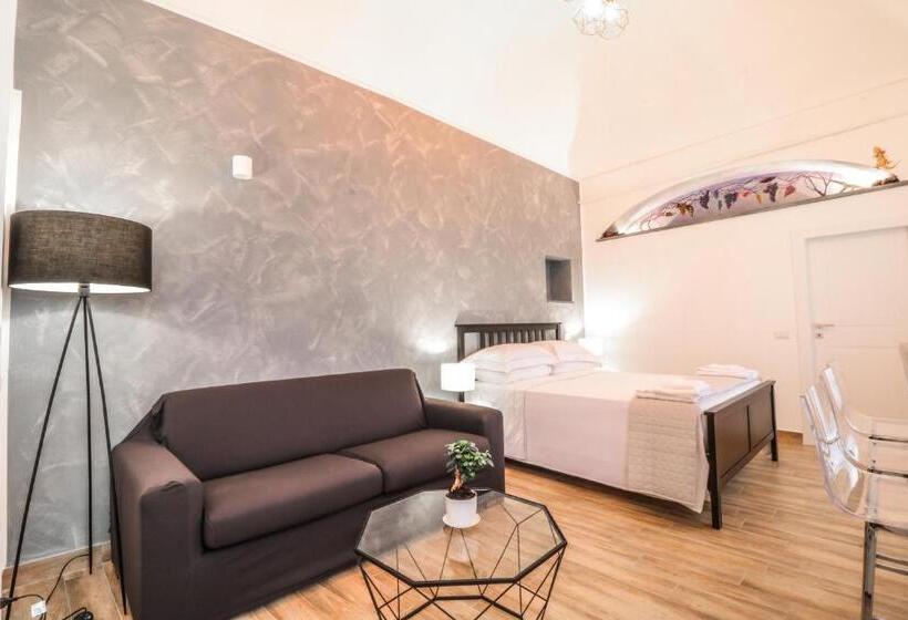 سوییت با چشمانداز دریا, Bella Mbriana