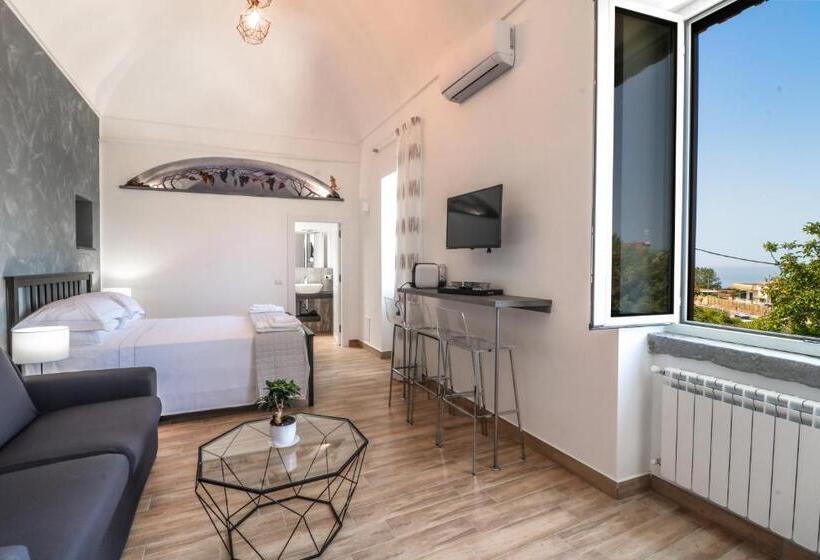 سوییت با چشمانداز دریا, Bella Mbriana