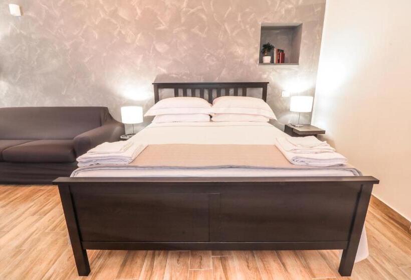 سوییت با چشمانداز دریا, Bella Mbriana