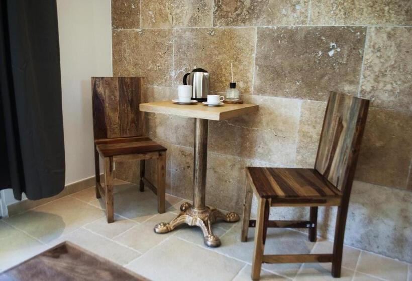 Habitació Estàndard amb Vistes, Good Knight