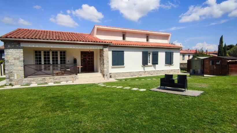 Habitació Estàndard amb Vistes, Good Knight