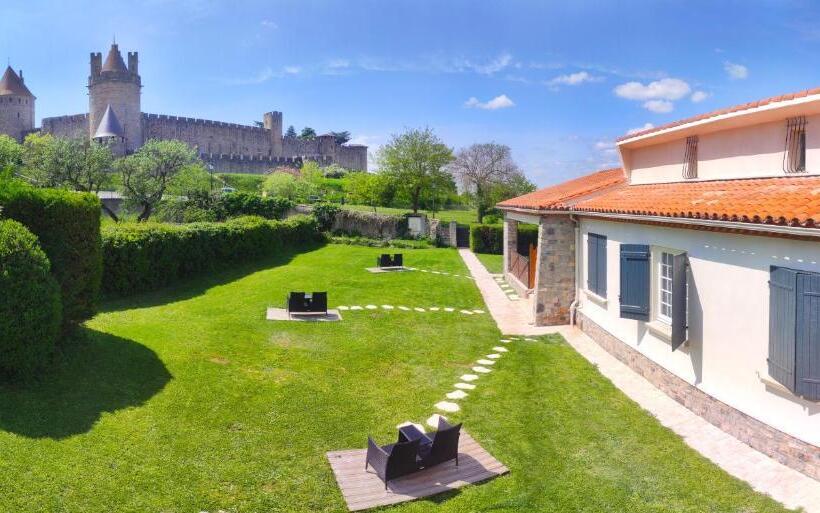 Habitació Estàndard, Good Knight