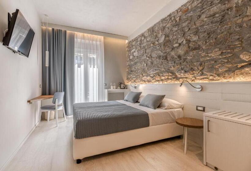 اتاق استاندارد با بالکن, Amanarola