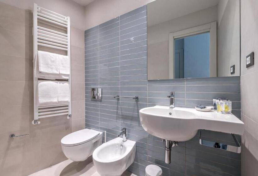 اتاق استاندارد با بالکن, Amanarola