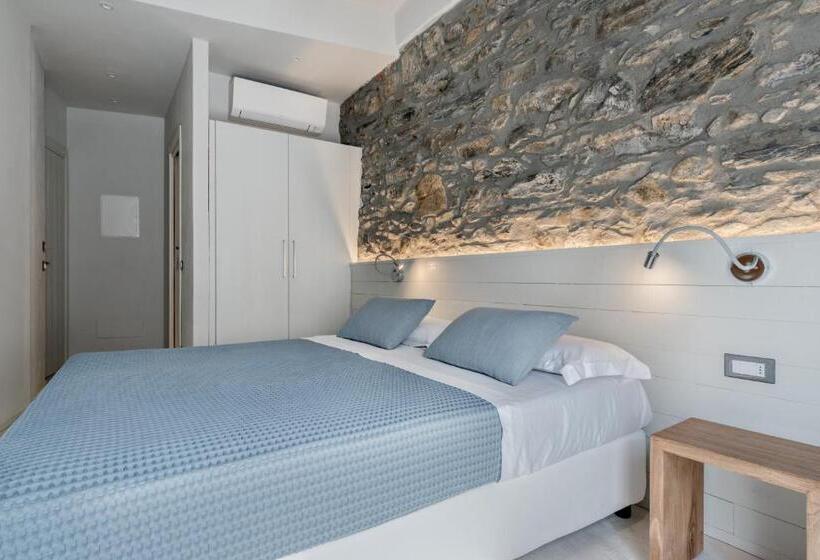 اتاق استاندارد با بالکن, Amanarola