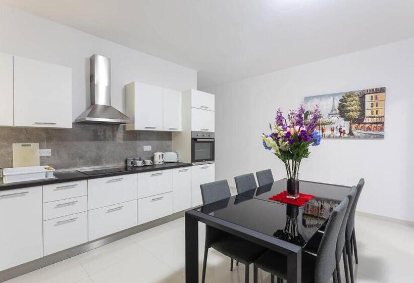 اتاق استاندارد با سرویس بهداشتی مشترک, Belvedere Airport Suites