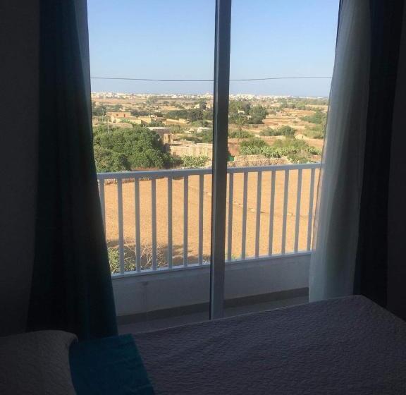 اتاق استاندارد با سرویس بهداشتی مشترک, Belvedere Airport Suites