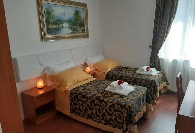 اتاق استاندارد با سرویس بهداشتی مشترک, Carpe Diem Ancona