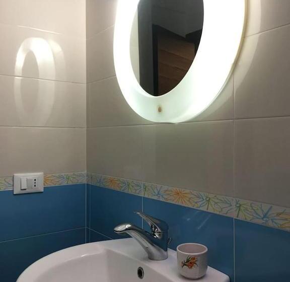 غرفة قياسية مطلّة علي البحر مزوَّدة بشُرفة, Casa Regina