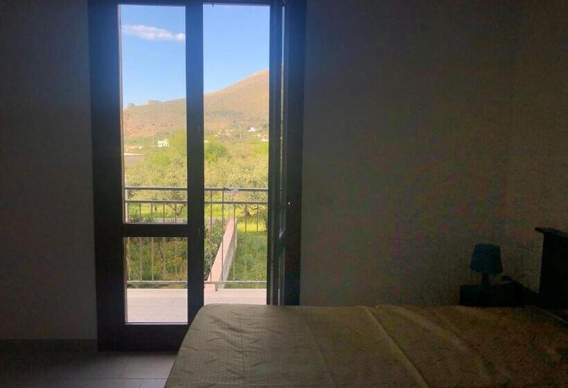 غرفة قياسية مطلّة علي البحر مزوَّدة بشُرفة, Casa Regina