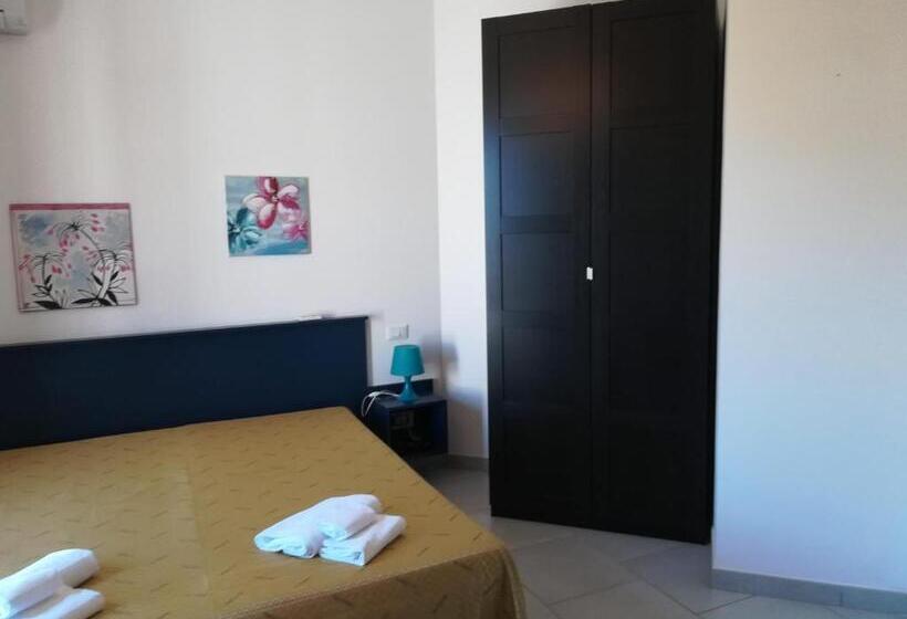 غرفة قياسية مطلّة علي البحر مزوَّدة بشُرفة, Casa Regina