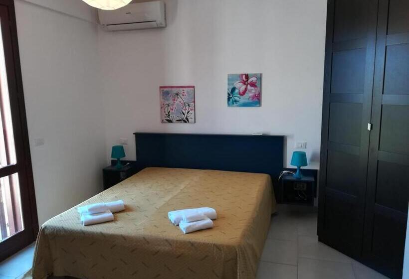 غرفة قياسية مطلّة علي البحر مزوَّدة بشُرفة, Casa Regina