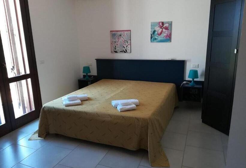 غرفة قياسية مطلّة علي البحر مزوَّدة بشُرفة, Casa Regina