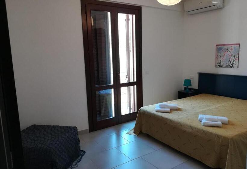 غرفة قياسية مطلّة علي البحر مزوَّدة بشُرفة, Casa Regina