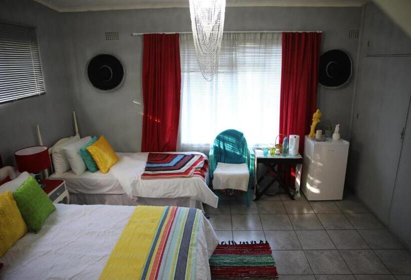 标准三人间, Eagle S Nest