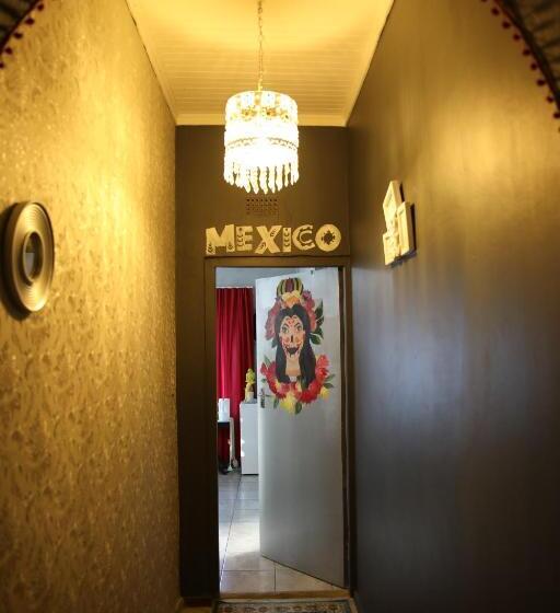 标准三人间, Eagle S Nest