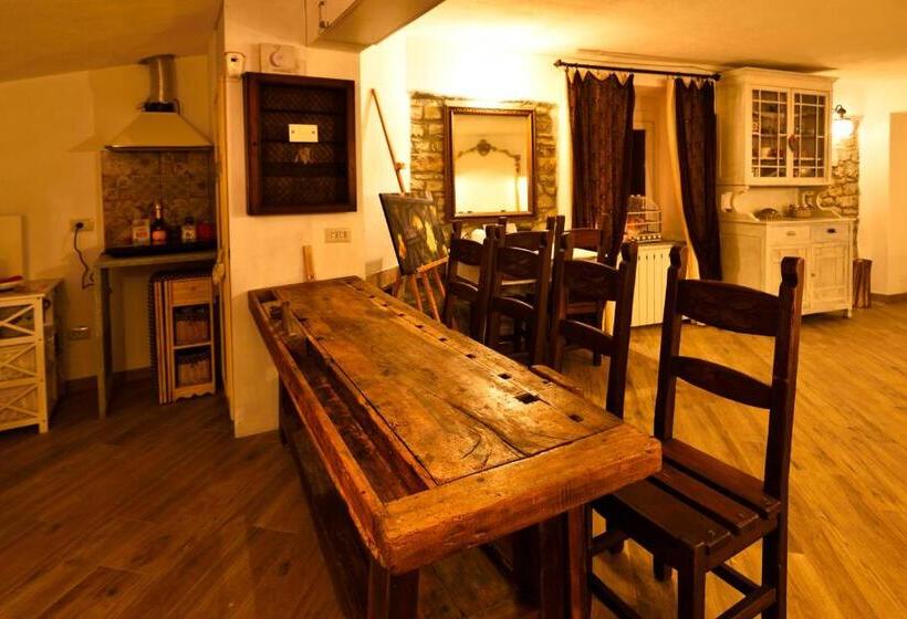 غرفة قياسية, Il Borgo Del Castello