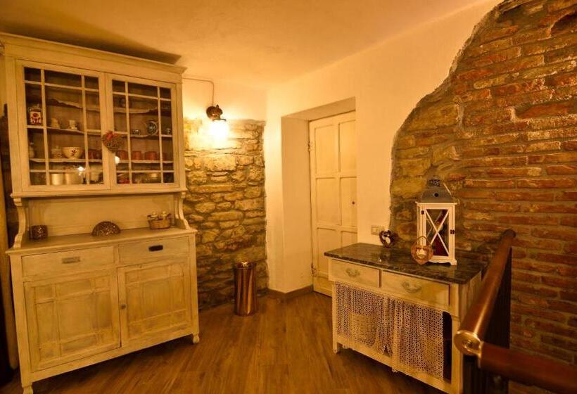 复式房间, Il Borgo Del Castello