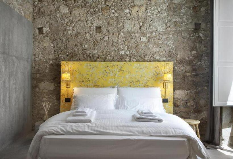 اتاق لوکس با تخت بزرگ, Isonzo Suites