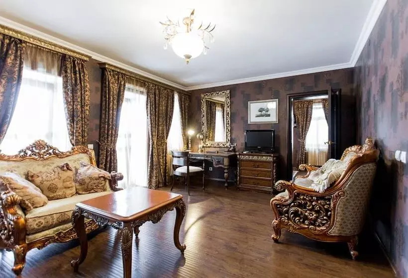 Perhehuone, Art Hotel Nikolaevsky Posad