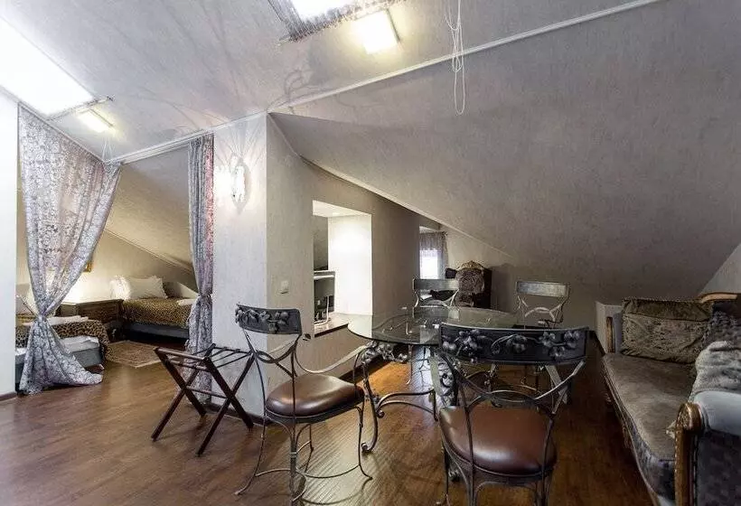 Perhehuone, Art Hotel Nikolaevsky Posad
