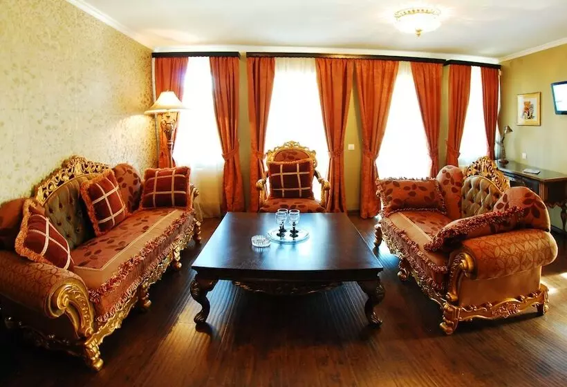 Perhehuone, Art Hotel Nikolaevsky Posad
