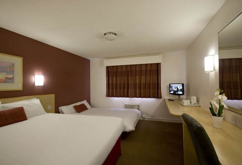 اتاق خانوادگی, Days Inn London Stansted Airport