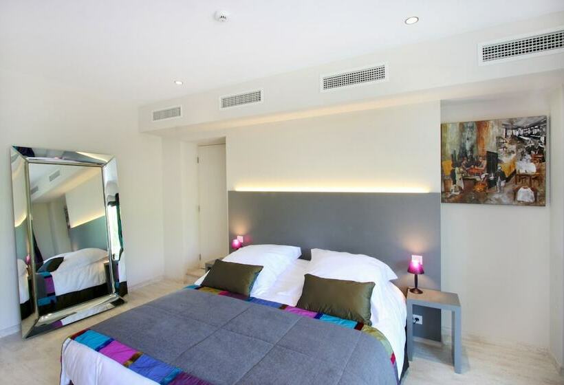 סוויטה עם טרסה, De Gantès