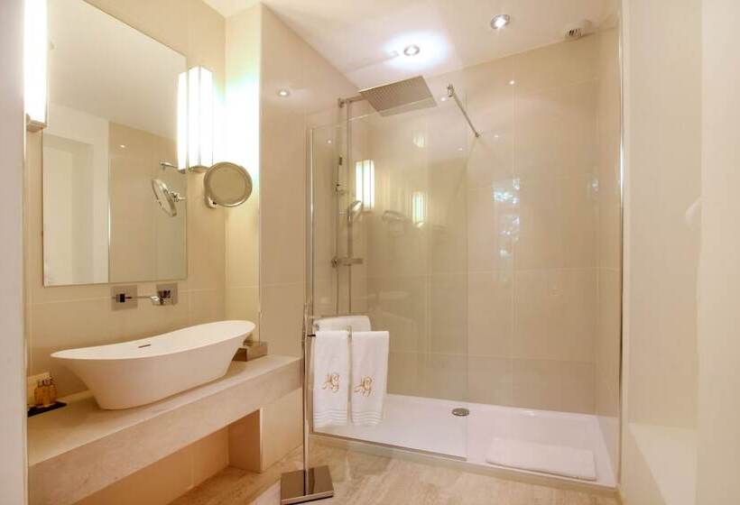 חדר סטנדרט, De Gantès