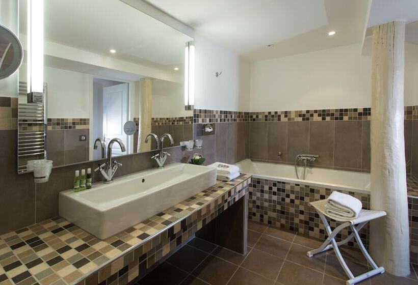 جناح, Le Domaine Du Colombier