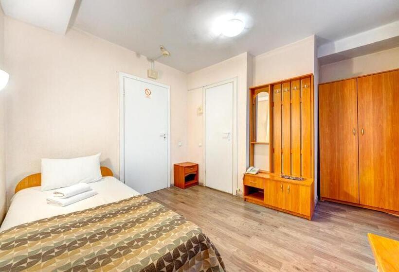 اتاق استاندارد یک نفره, Holosiyvsky