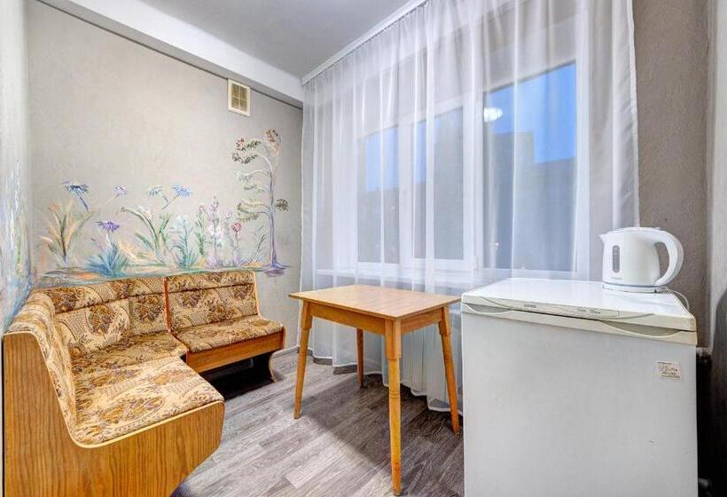 سوییت جونیور, Holosiyvsky