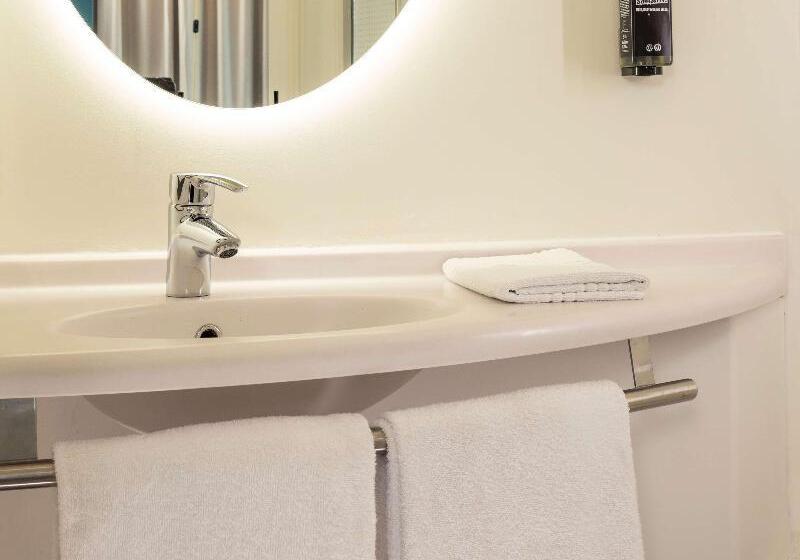 חדר סטנדרט, Ibis Marseille Centre Euromed