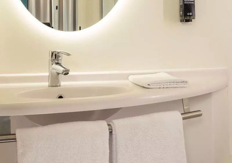 اتاق استاندارد, Ibis Marseille Centre Euromed