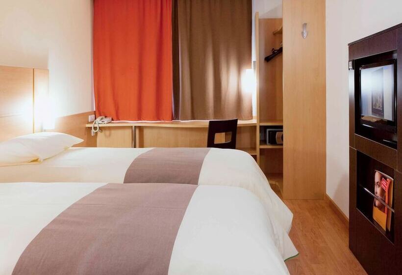 Номер Стандарт, Ibis Samara