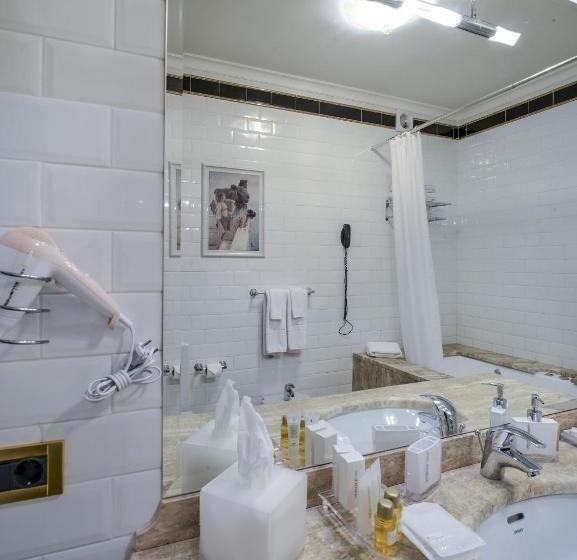 اتاق لوکس, La Gioconda Boutique