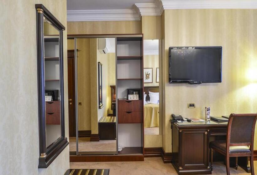 اتاق لوکس, La Gioconda Boutique