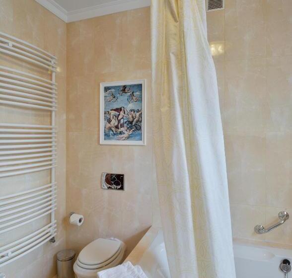 اتاق لوکس با تراس, La Gioconda Boutique