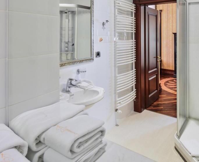 اتاق لوکس با تراس, La Gioconda Boutique