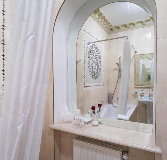 سوییت با چشمانداز دریا, La Gioconda Boutique