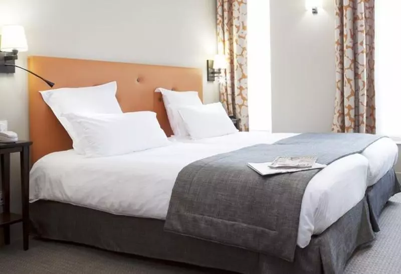 اتاق کلاسیک, Le Relais Saint Charles