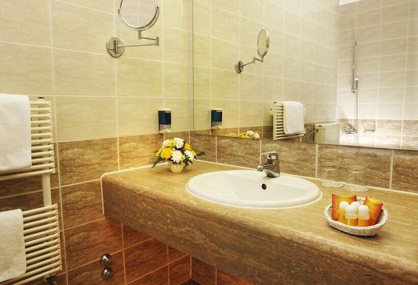 اتاق خانوادگی, Neptun Terme & Wellness Lifeclass