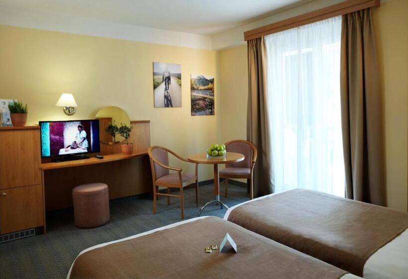 اتاق خانوادگی با چشم‌انداز دریا, Neptun   Terme & Wellness Lifeclass