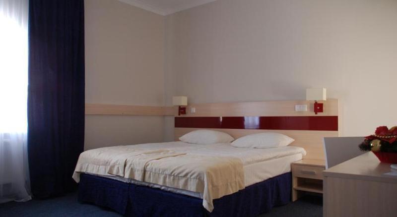 اتاق استاندارد, Optima Pochayiv