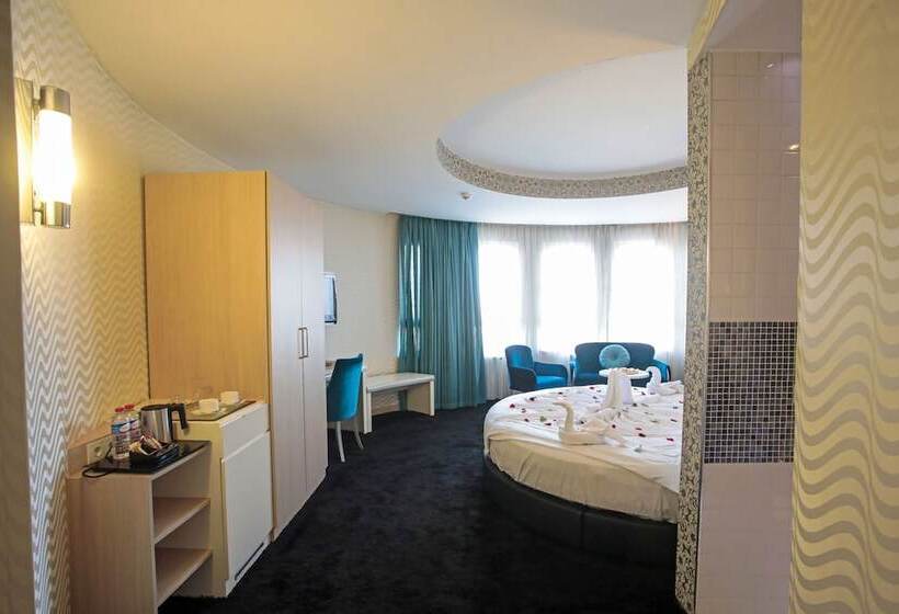 디럭스 스위트, Ramada Encore By Wyndham Konya Karatay