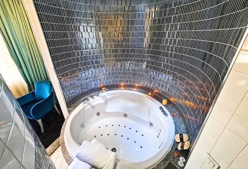 디럭스 스위트, Ramada Encore By Wyndham Konya Karatay