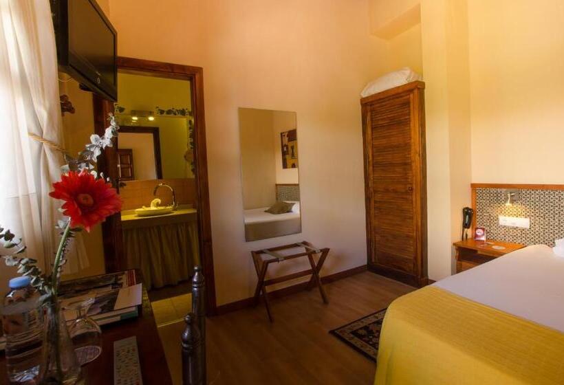 标准单人间, Gara