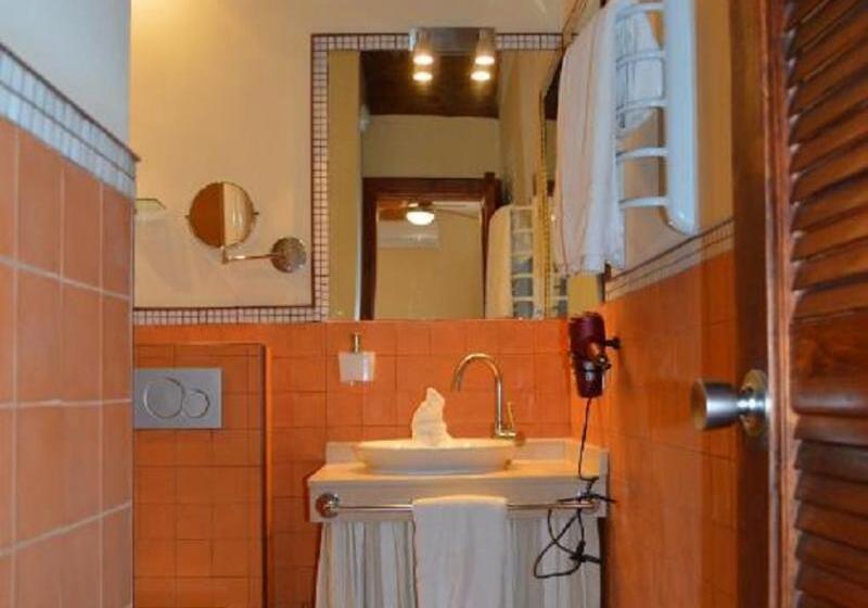 标准三人间, Gara