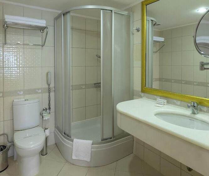 Номер Клуб, Starlight Resort